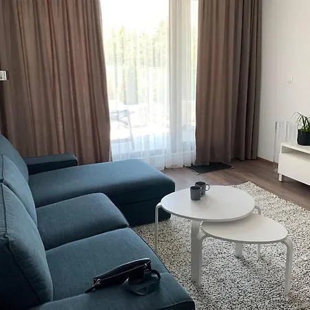 2 Bedroom Across The Sea Garden - Brand New, Parking 바르나