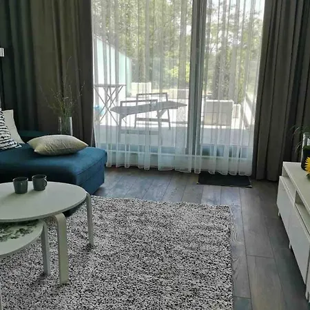 2 Bedroom Across The Sea Garden - Brand New, Parking 바르나