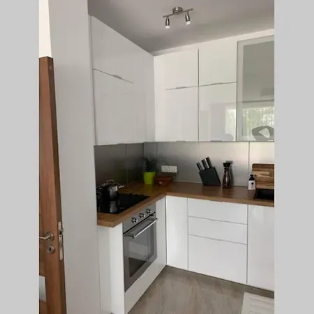 아파트 2 Bedroom Across The Sea Garden - Brand New, Parking *
