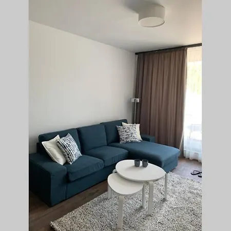 2 Bedroom Across The Sea Garden - Brand New, Parking * 바르나